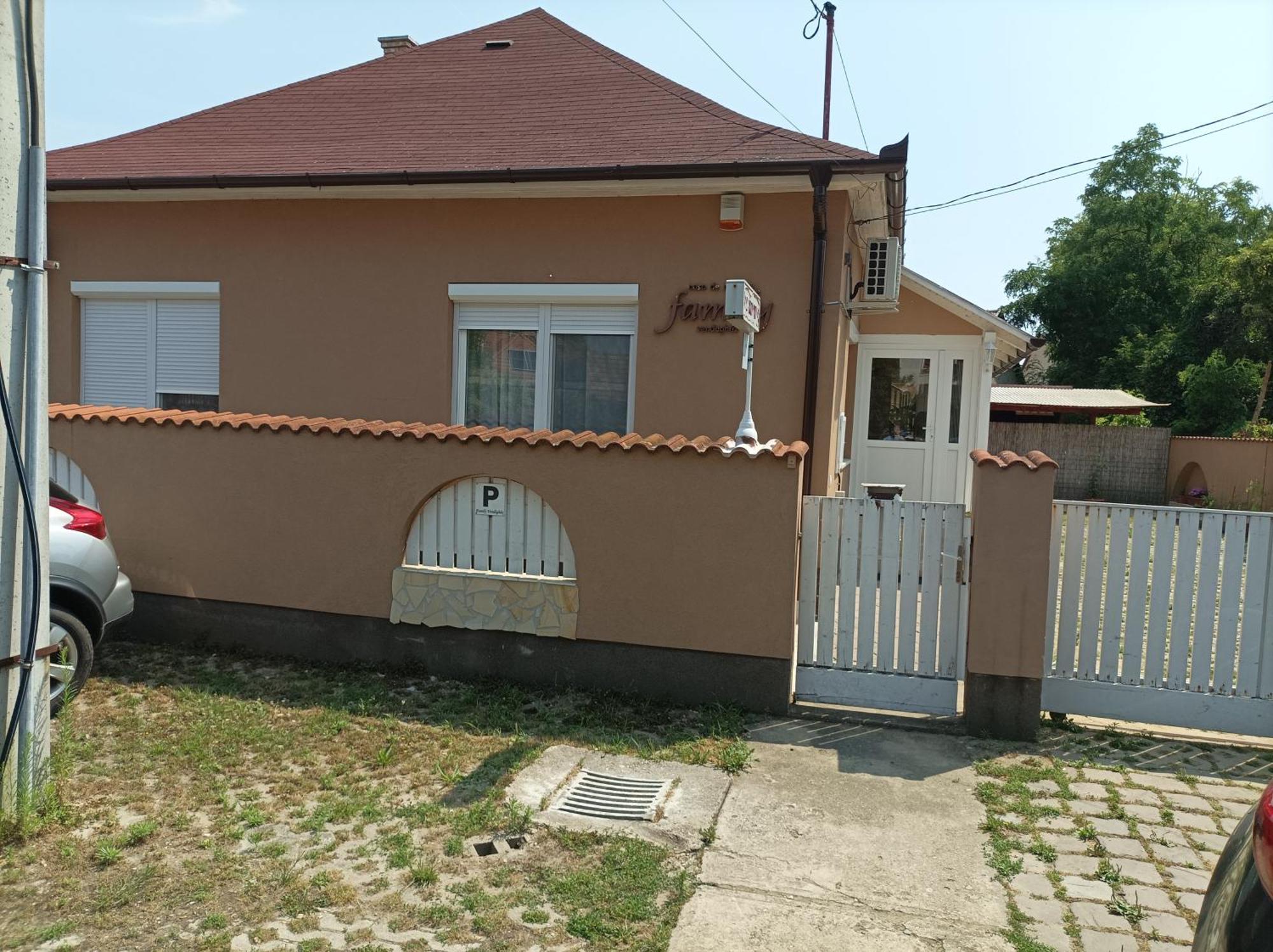 Family Vendeghaz Hajduszoboszlo Exterior foto